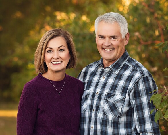 Picture of Governor Kim Reynolds and First Gentleman Kevin Reynolds